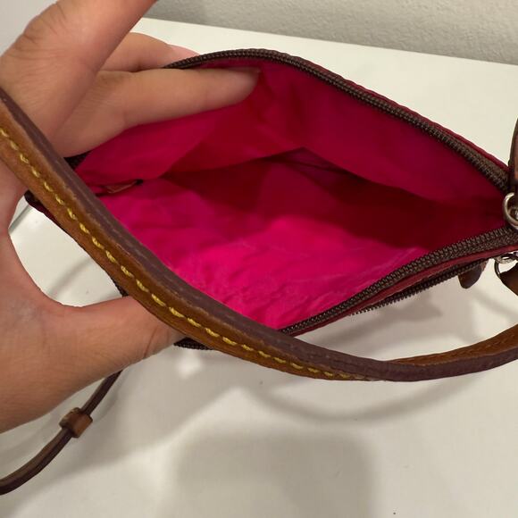 Dooney & Bourke Women’s Red Nylon Crossbody Bag Small Casual Everyday Purse - Picture 5 of 5